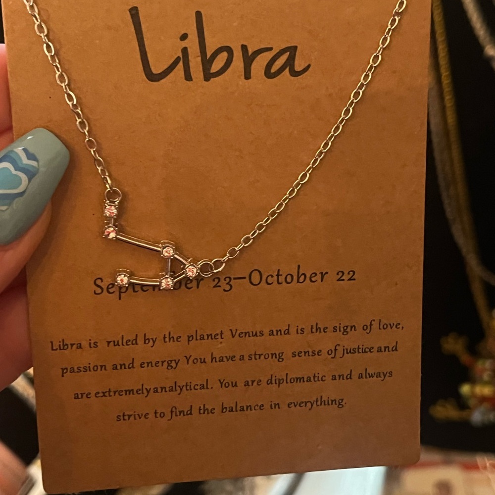 Libra ♎️ necklace BN - Picture 2 of 4